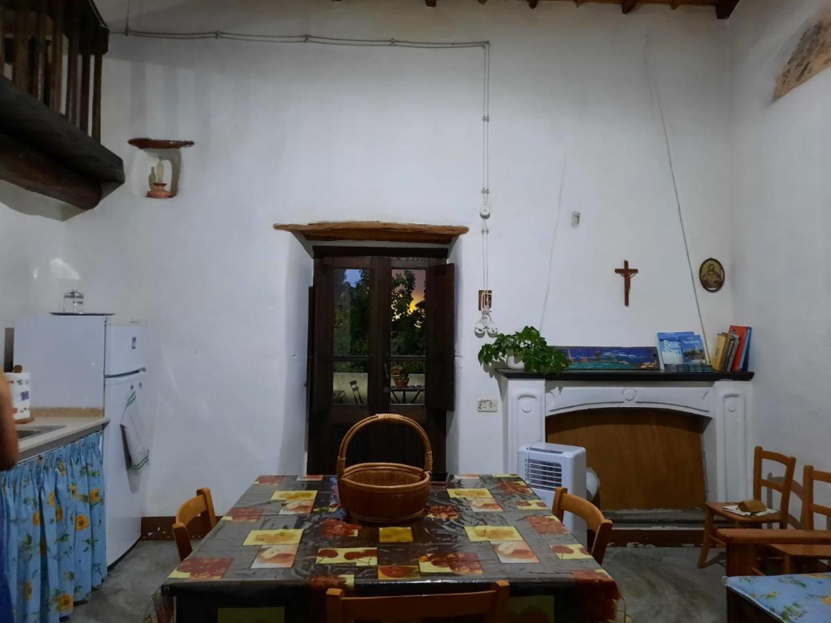 Domo Sedda Villa กัลเตลลิ ภายนอก รูปภาพ
