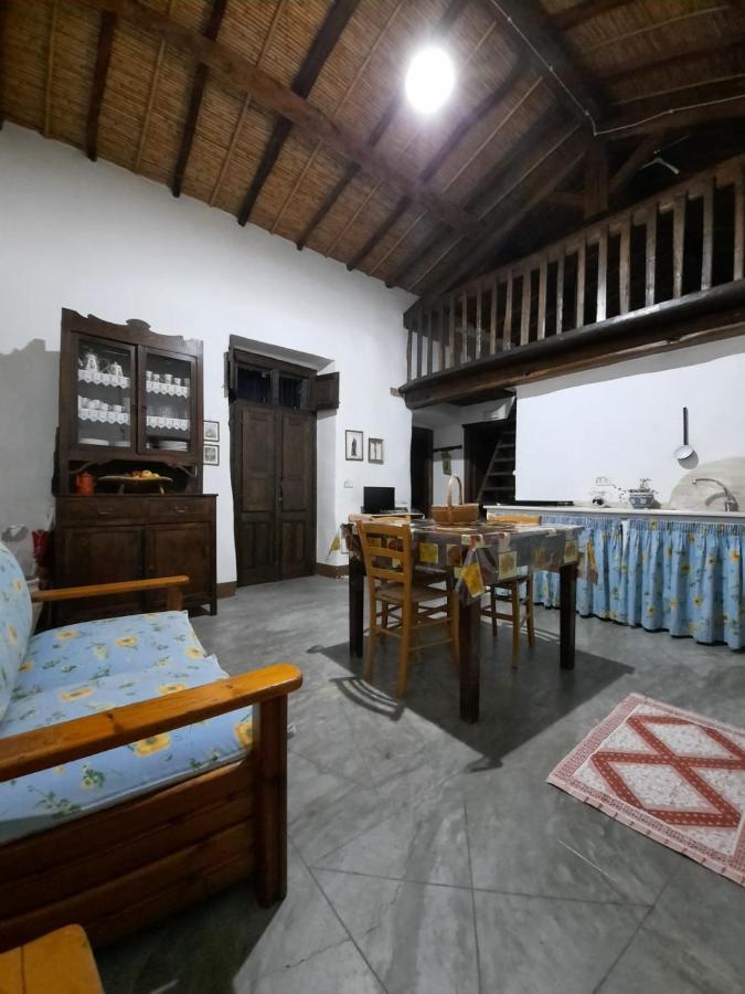Domo Sedda Villa กัลเตลลิ ภายนอก รูปภาพ